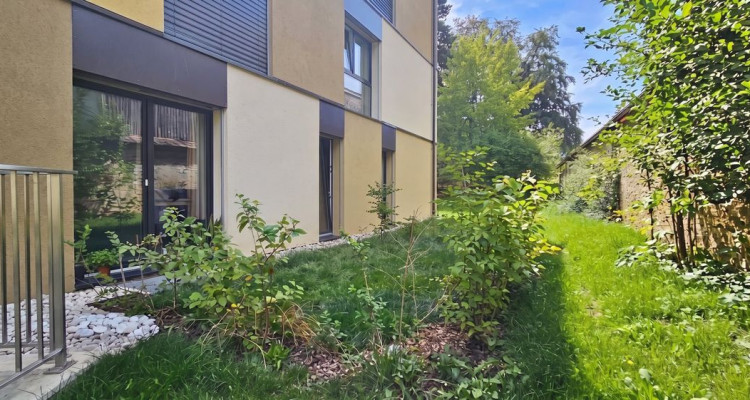 Joli appartement de 2,5 pièces avec terrasses et jardin à Couvet image 1