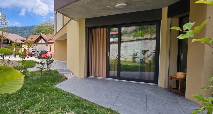 Joli appartement de 2,5 pièces avec terrasses et jardin à Couvet image 9