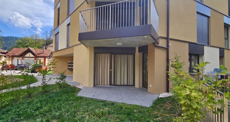 Joli appartement de 2,5 pièces avec terrasses et jardin à Couvet image 11