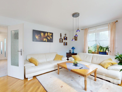 Freistehendes Einfamilienhaus mit herrlichem Garten und Grünsicht image 3
