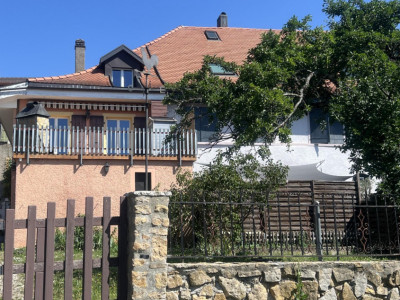 Maison villageoise avec vue: un beau potentiel à réléver image 2