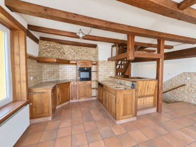 Maison villageoise avec vue: un beau potentiel à réléver image 7