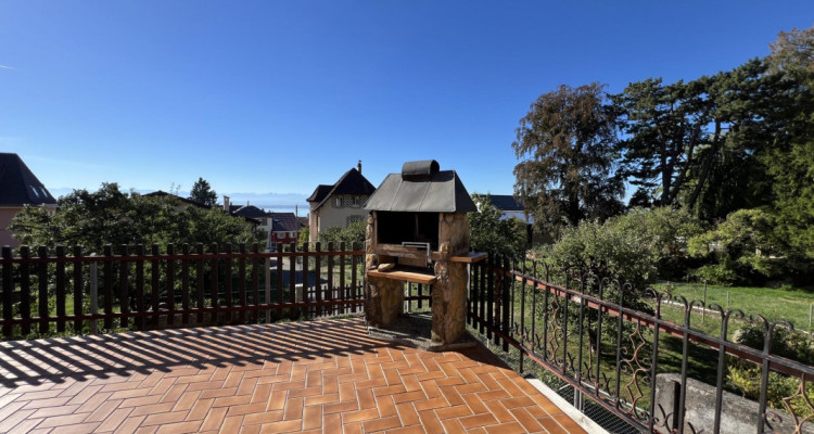 Maison villageoise avec vue: un beau potentiel à réléver image 3