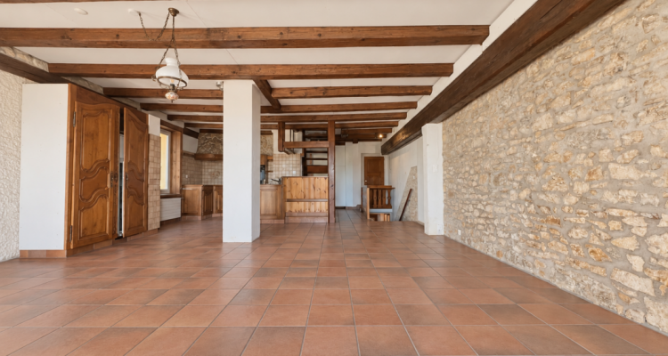 Maison villageoise avec vue: un beau potentiel à réléver image 6