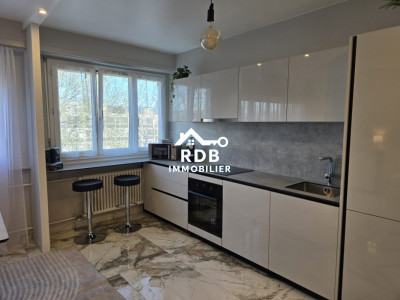 Appartement de 4 pièces au 5ème étage situé à Meyrin 1217 image 4