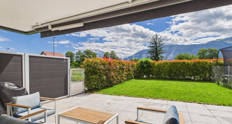 Appartement 3.5 pièces, jardin privatif et vue dégagée sur les montagnes image 1