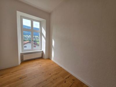 Maison de maître rénovée - 5 appartements à Corgémont image 10