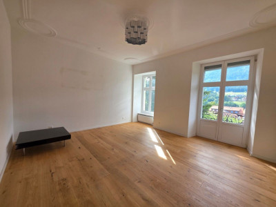 Maison de maître rénovée - 5 appartements à Corgémont image 12