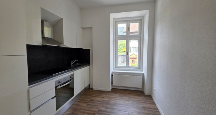 Maison de maître rénovée - 5 appartements à Corgémont image 11