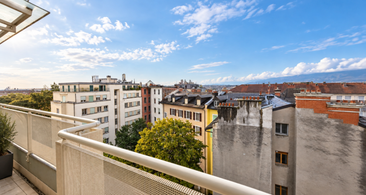 Dernier étage avec vue panoramique au coeur de Genève image 1