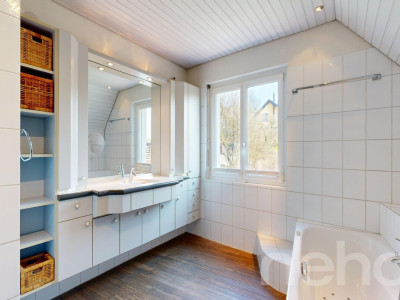 Gepflegtes Doppeleinfamilienhaus an familienfreundlicher Lage image 9