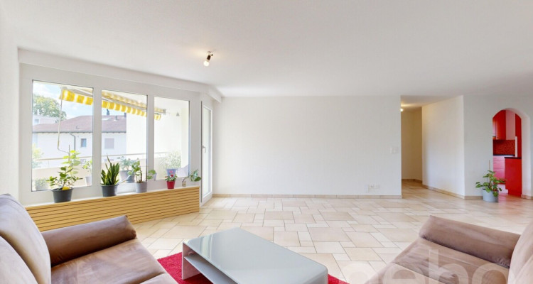 Grosszügige 5.5-Zimmerwohnung mit 2 Balkonen und Lift image 4
