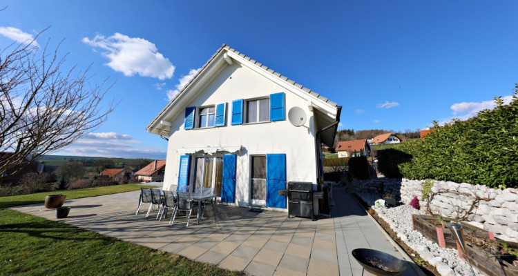 Visite 3D maison de 7 pièces /  5 chambres / 3 SDB / avec jardin. image 1