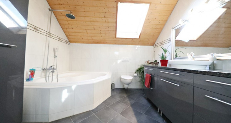 Visite 3D maison de 7 pièces /  5 chambres / 3 SDB / avec jardin. image 10