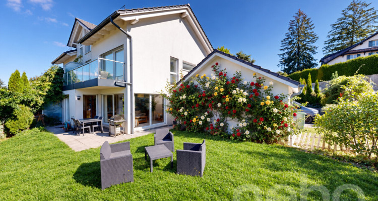 Epalinges: Maison mitoyenne avec grand jardin dans un quartier calme. image 1