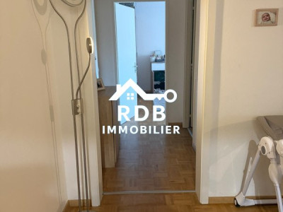 Appartement de 4 pièces au 3ème étage situé à Thônex 1226 image 1