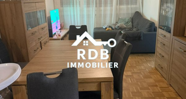 Appartement de 4 pièces au 3ème étage situé à Thônex 1226 image 2