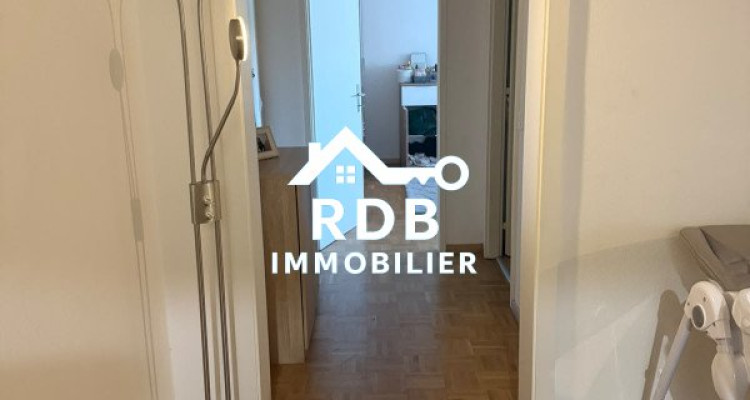 Appartement de 4 pièces au 3ème étage situé à Thônex 1226 image 1