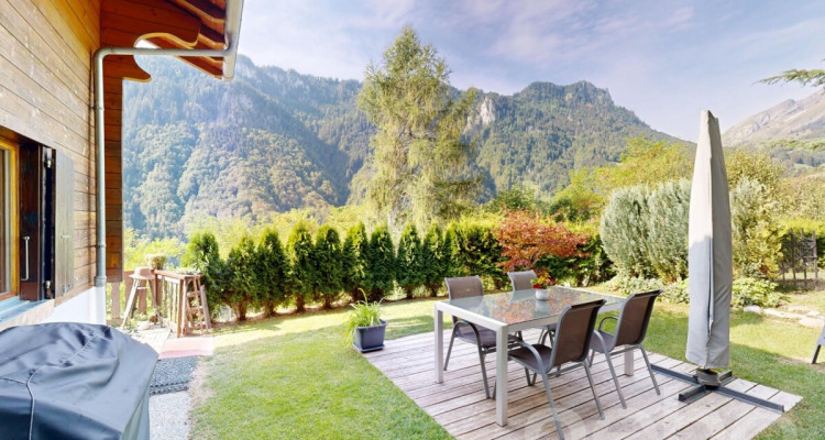 Exclusif: Chalet de 3 chambres avec une magnifique vue image 2