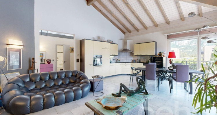 Exclusif: lumineux 4.5 pièces avec terrasse et mezzanine image 2