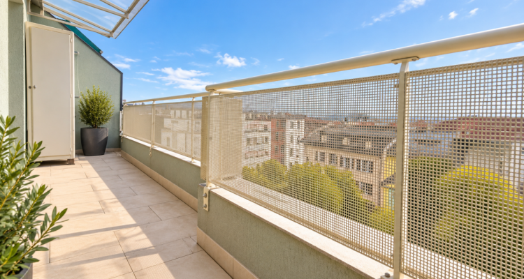 Dernier étage avec vue panoramique au coeur de Genève image 2