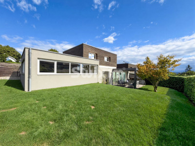 Contemporary semi-detached house Minergie image 1