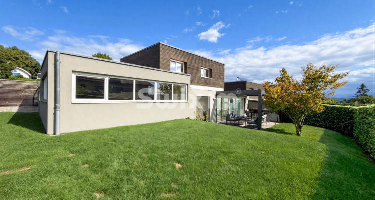 Contemporary semi-detached house Minergie image 1