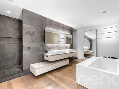 Exklusive 5.5-Zimmerwohnung der Extraklasse - Wohnen auf einer Ebene image 5