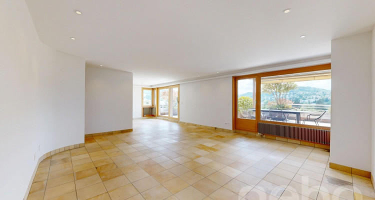 6.5 Zimmer Terrassenwohnung mit 189 m² Aussenfläche und Weitsicht image 1