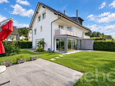 Gepflegte 6.5-Doppelhaushälfte mit grossem Umschwung in Otelfingen image 1