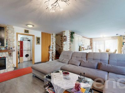 Maison mitoyenne familiale avec jardin et combles à aménager à Aigle image 3