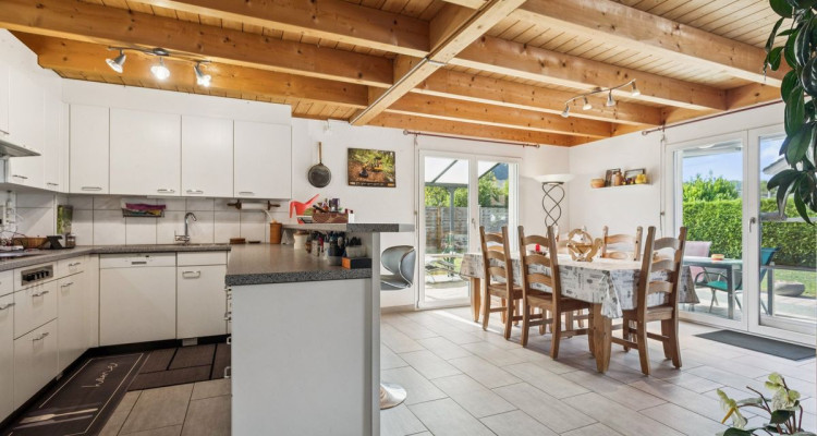 Maison individuelle avec 4 chambres à 300 mètres du lac de Neuchâtel image 3