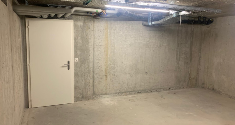Grand Local de stockage de 28m2 image 3