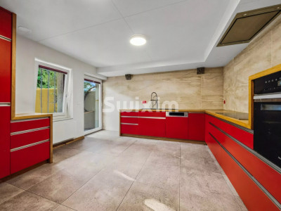 Stunning renovated apartment in the heart of the Geneva countryside image 4