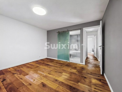 Stunning renovated apartment in the heart of the Geneva countryside image 8