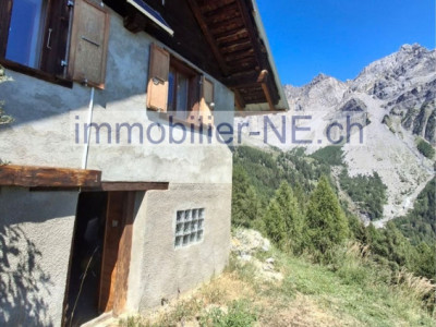 Charmant mayen offrant une magnifique vue panoramique sur les montagnes image 1