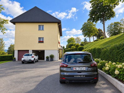 Maison individuelle composée de deux appartements avec grand jardin et deux garages image 2