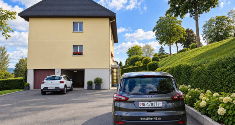 Maison individuelle composée de deux appartements avec grand jardin et deux garages image 2