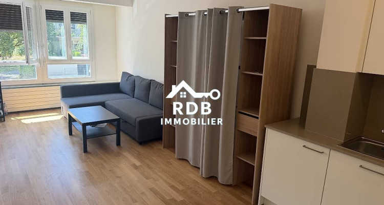 Appartement rénové de 2 pièces au 1er étage situé à Genève 1201 image 1