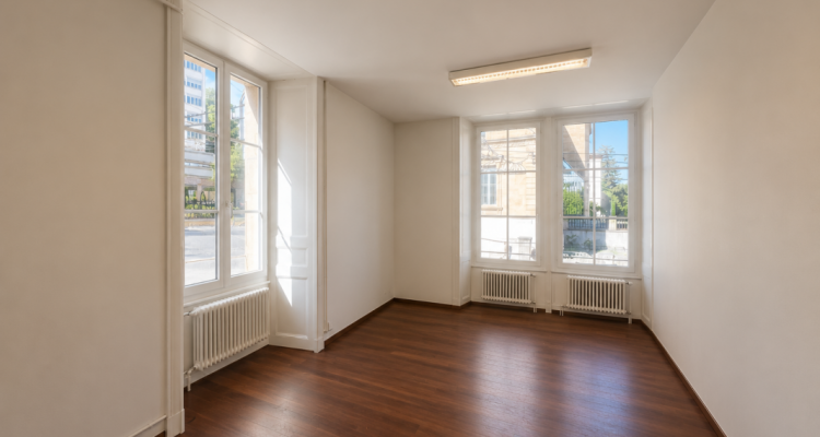 Bureaux de 240 m² en centre ville image 1