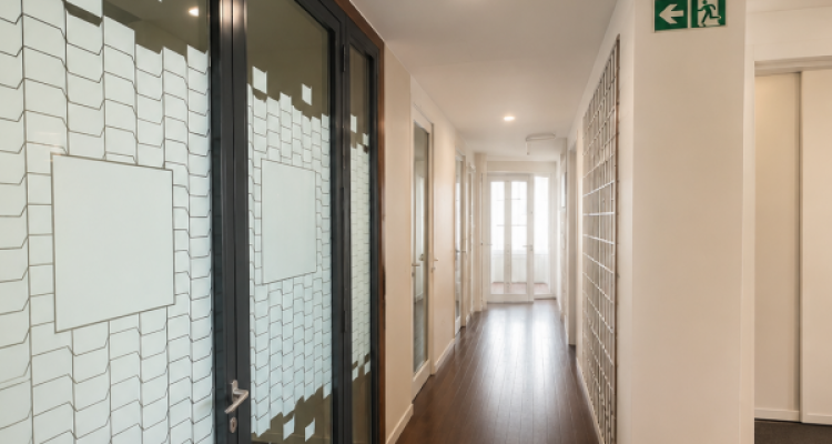 Bureaux de 240 m² en centre ville image 7