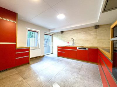 Stunning renovated apartment in the heart of the Geneva countryside image 4