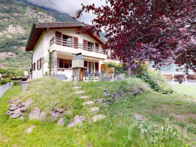 Maison mitoyenne au calme avec terrasse et garage image 1