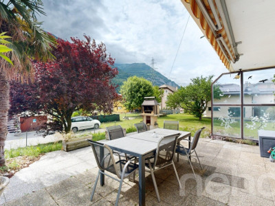 Maison mitoyenne au calme avec terrasse et garage image 2
