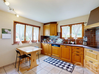 Maison mitoyenne au calme avec terrasse et garage image 12