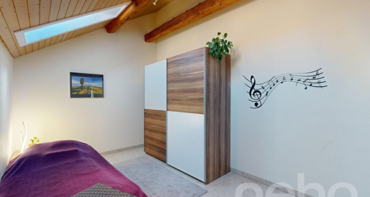 Einzigartige Dachgeschosswohnung mit Cheminée und Sichtbalken image 7