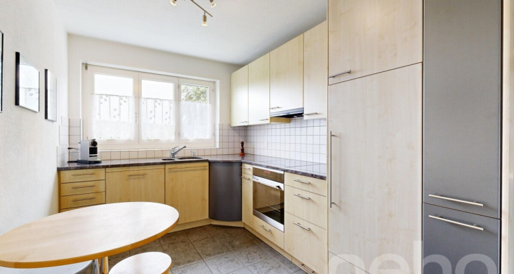 Einfamilienhaus mit grosszügigem Garten und gedecktem Sitzplatz image 5