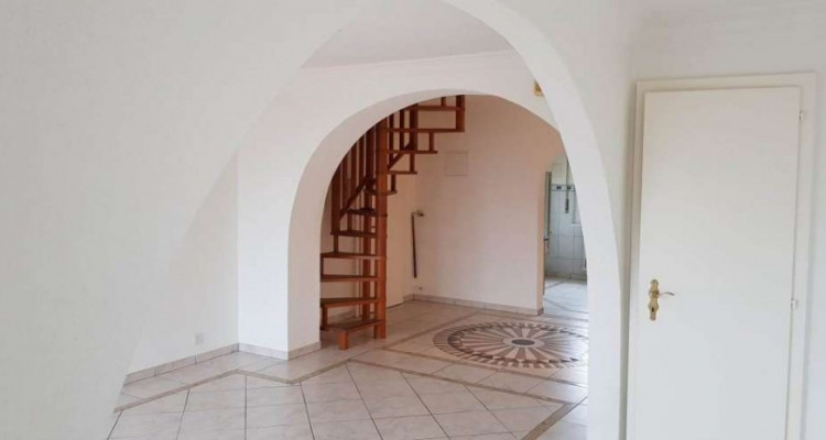 Superbe 3,5 p / 1 gde chambre / Double séjour - Mezzanine - Balcon image 4