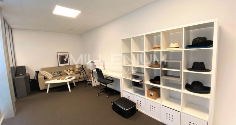 Très belle arcade à usage bureau de 132m² aux Eaux-Vives image 3