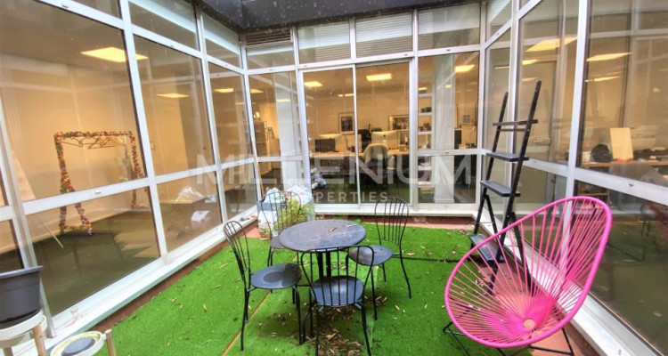 Très belle arcade à usage bureau de 132m² aux Eaux-Vives image 4